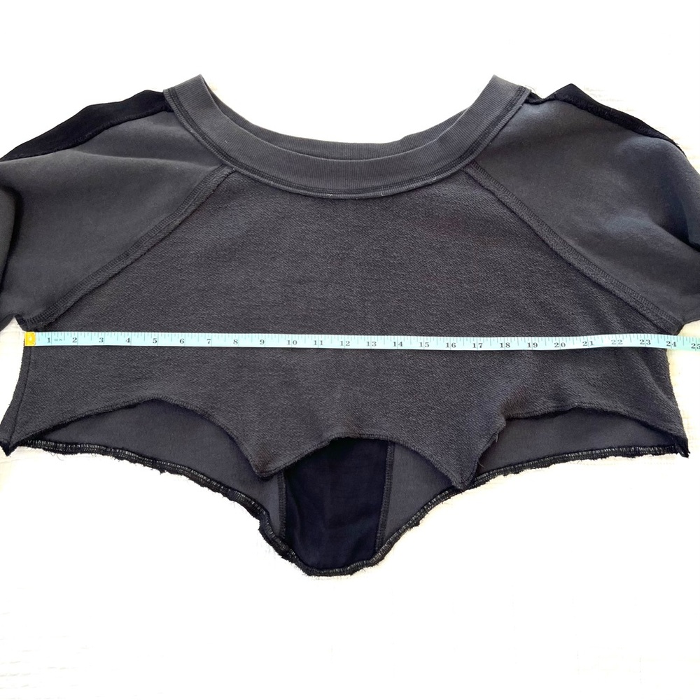 Free People Cropped Sweatshirt Grey & Black Mixed Media XS/ Small - Picture 6 of 9